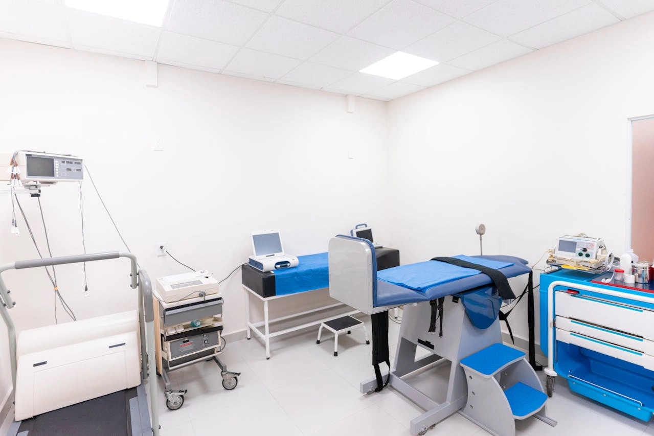 Kenapa Disinfeksi Udara Semakin Penting di Klinik dan Area Publik?